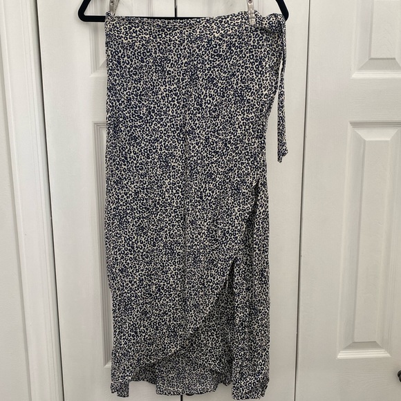 American Eagle Wrap Skirt - Picture 2 of 4